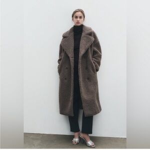 Cozy Gray Teddy Jacket with Wide Lapels and Oversized Fit